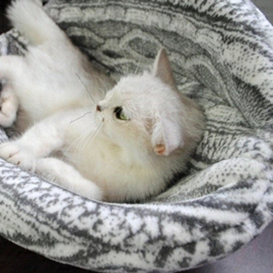 KFX-4103229 Spherical Micro-Fluff Cat House with Round Opening - Cozy Playhouse for Cats