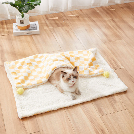 KFX-6573373 Cozy Plush Pet Blanket with Stylish Plaid Pattern - Soft Fleece Cushion for Cats and Dogs
