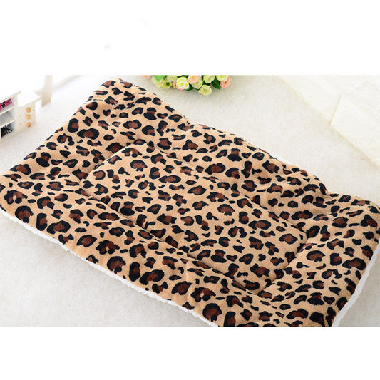 KFX-7001917 Cartoon Printed Flannel Blanket for Pets - Leopard, Sika Deer, Geometric Patterns