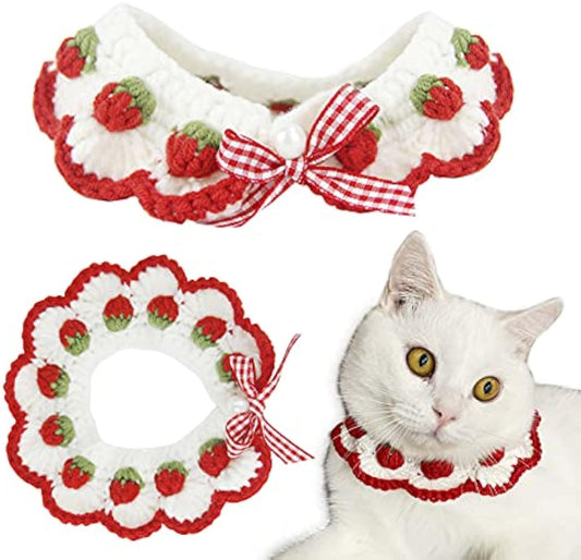 KFX-7729981 Strawberry Pattern Cat Collar with Breakaway Buckle and Bow Tie for Kittens and Small Dogs