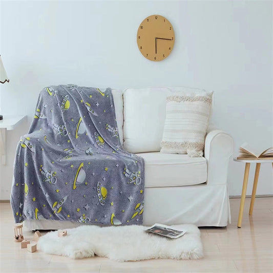 KFX-7866173 Cozy Flannel Glow-in-the-Dark Blanket for Comfortable Naps in Fun Designs