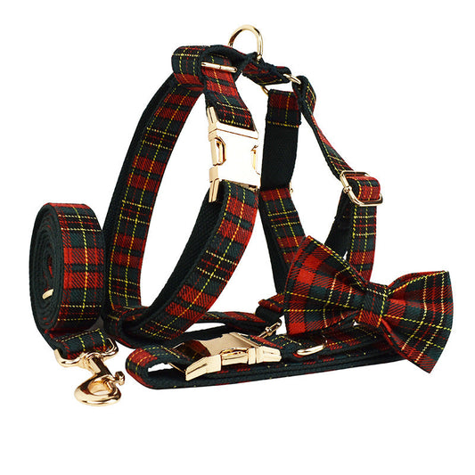 KFX-9486269 Plaid Christmas Dog Collar and Leash Set with Bow and Vest – Green Background for Festive Pets