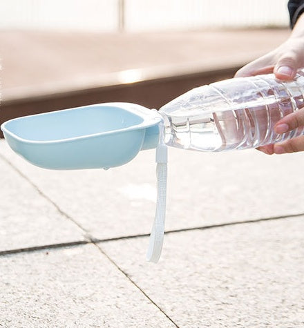 KFX-0001085 Portable Pet Water Bottle with Large Bowl Design and Eco-Friendly Lanyard