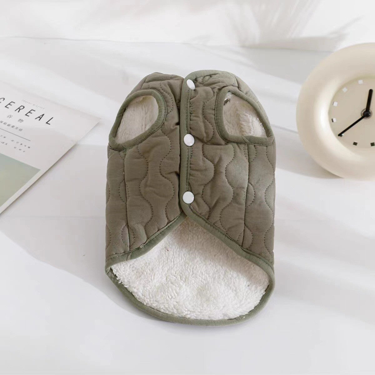 KFX-0005565 Warm Fleece-Lined Pet Vest in Army Green & Milky White, Thickened for Winter Comfort