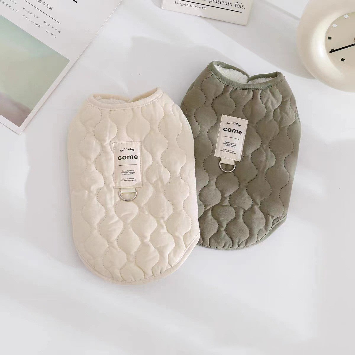 KFX-0005565 Warm Fleece-Lined Pet Vest in Army Green & Milky White, Thickened for Winter Comfort