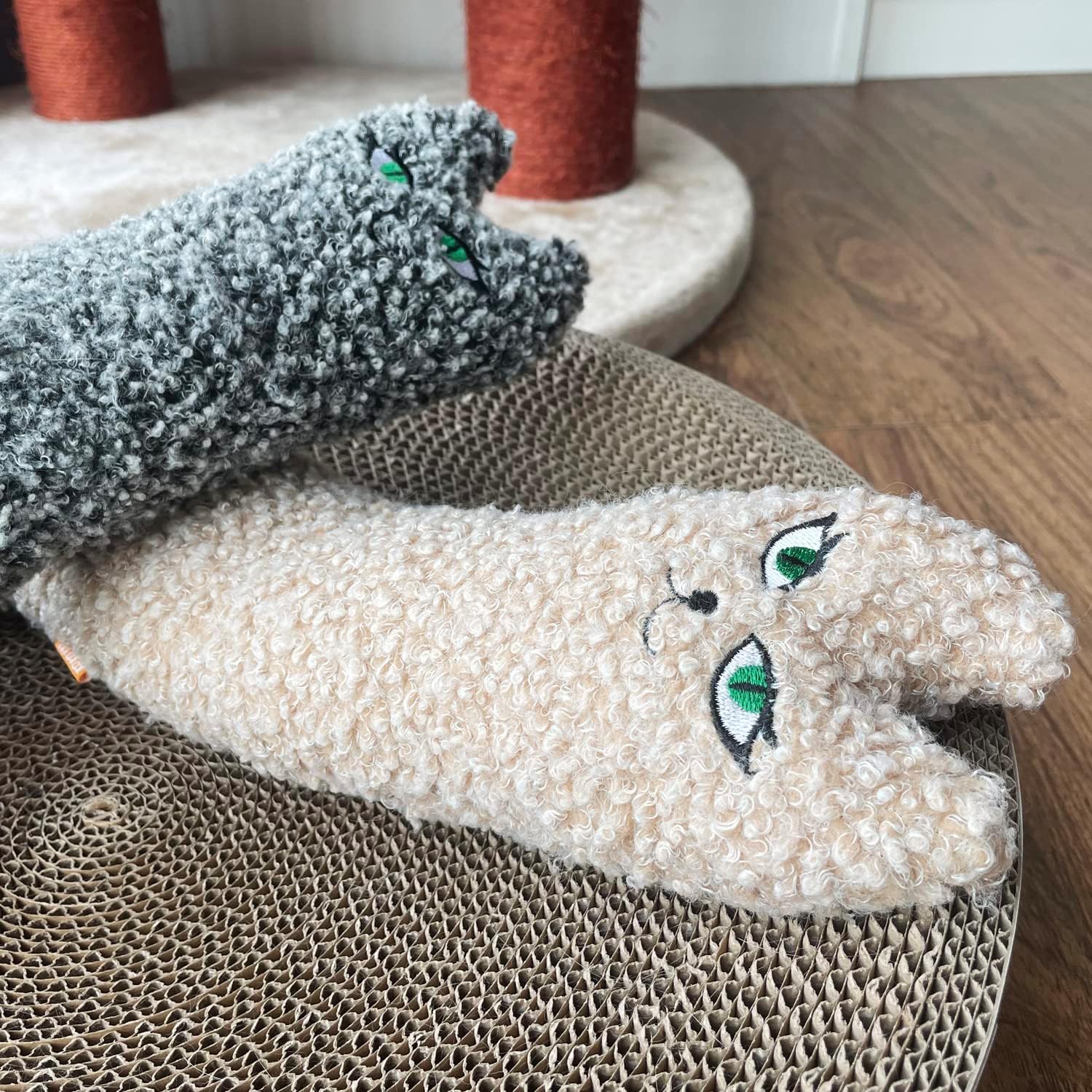 KFX-0008253 Cat Shaped Catnip Pillow Toy for Indoor Cats and Kittens – Soft, Safe, and Anxiety-Relieving