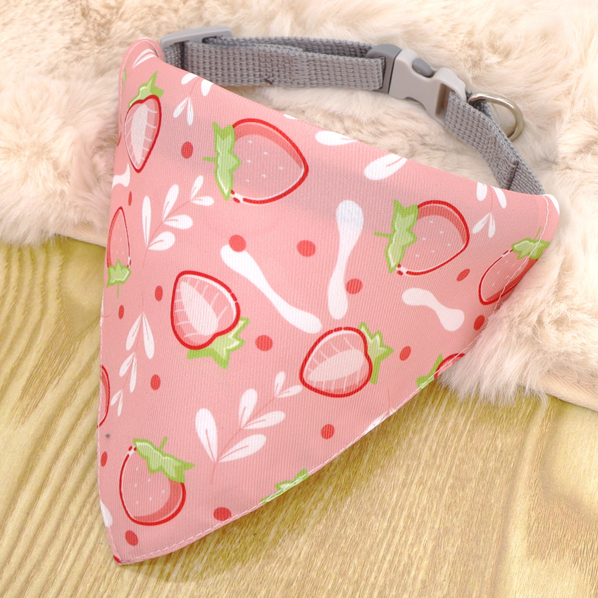 KFX-0008381 Cartoon Pet Saliva Towel - Triangular Shape, Multiple Colors Available