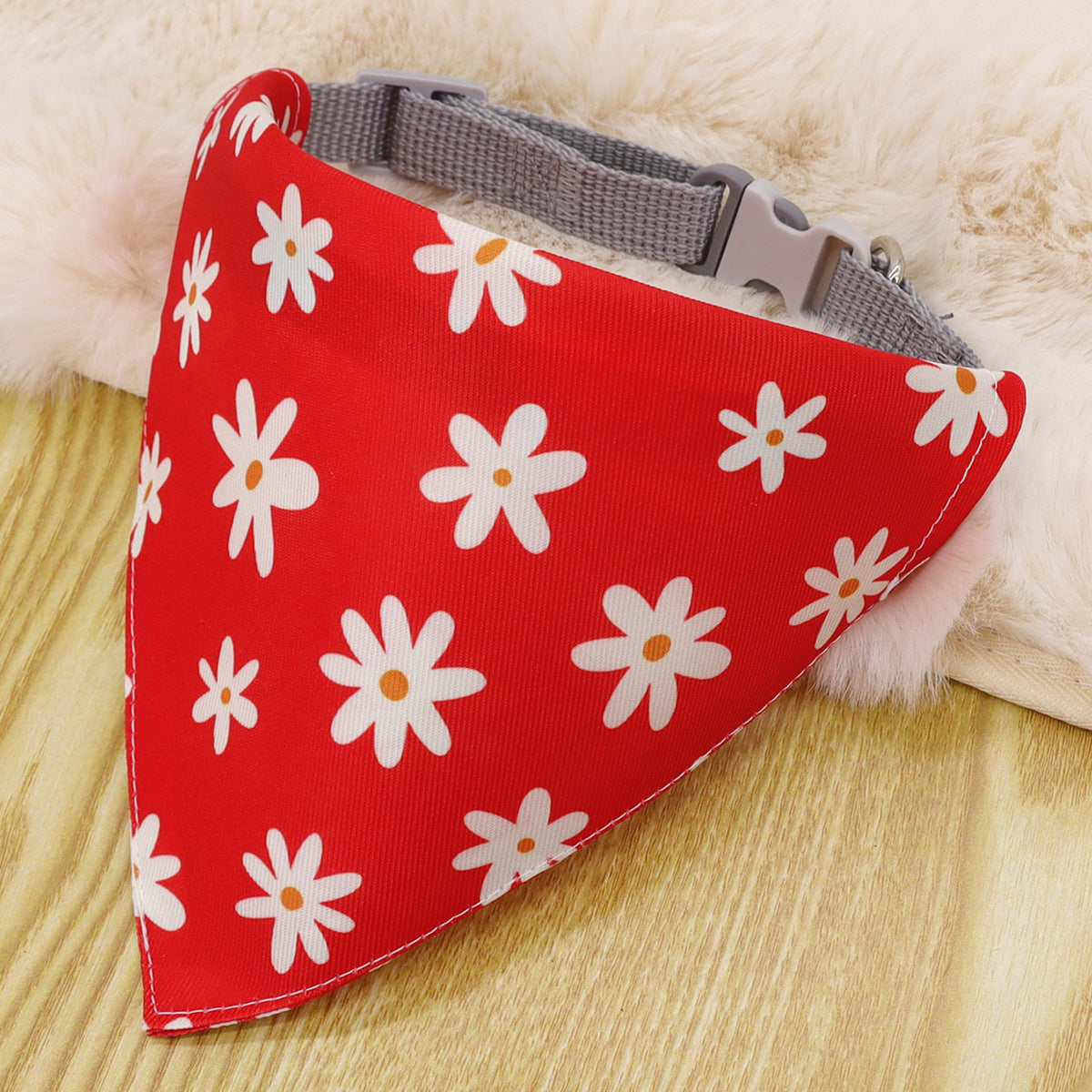 KFX-0008381 Cartoon Pet Saliva Towel - Triangular Shape, Multiple Colors Available