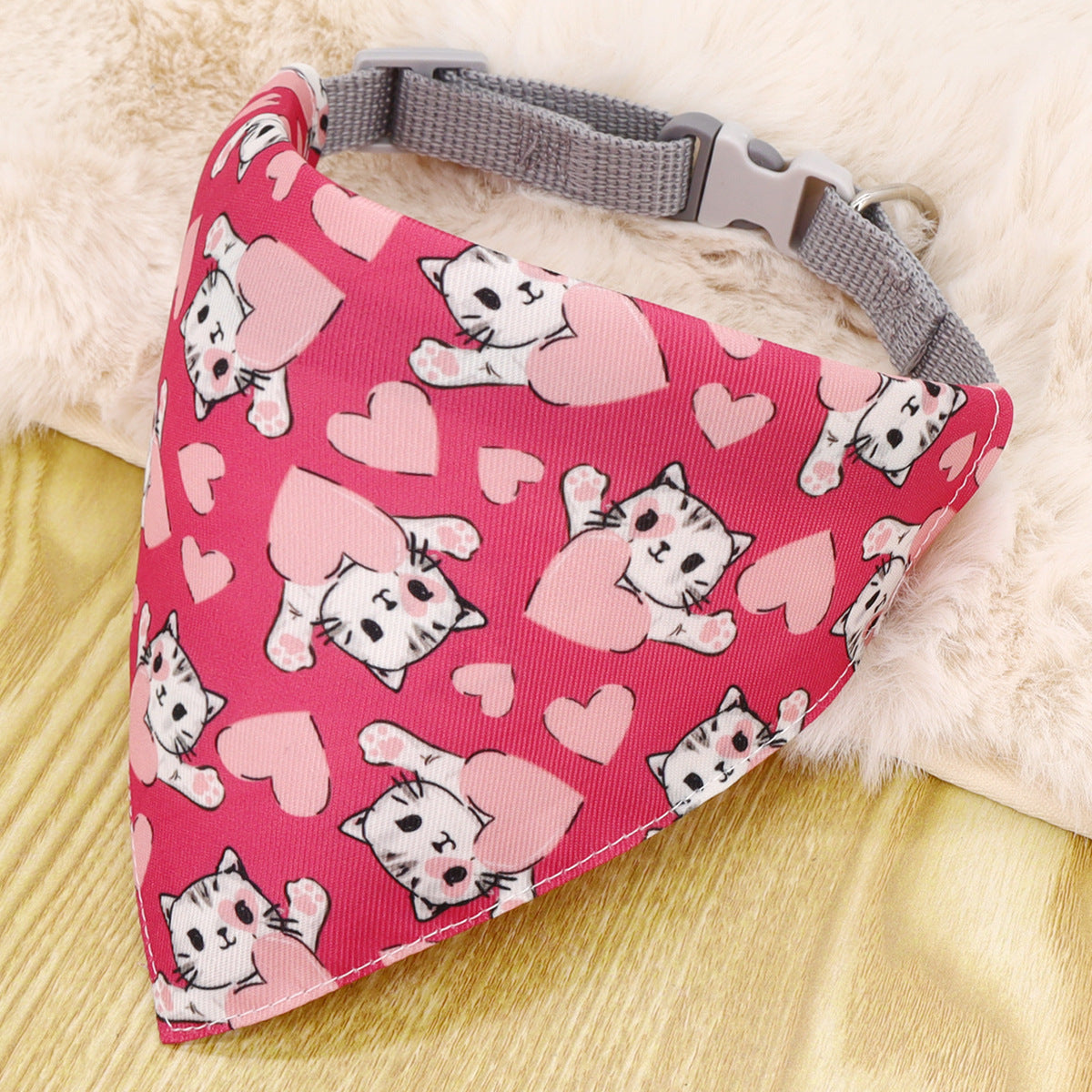 KFX-0008381 Cartoon Pet Saliva Towel - Triangular Shape, Multiple Colors Available