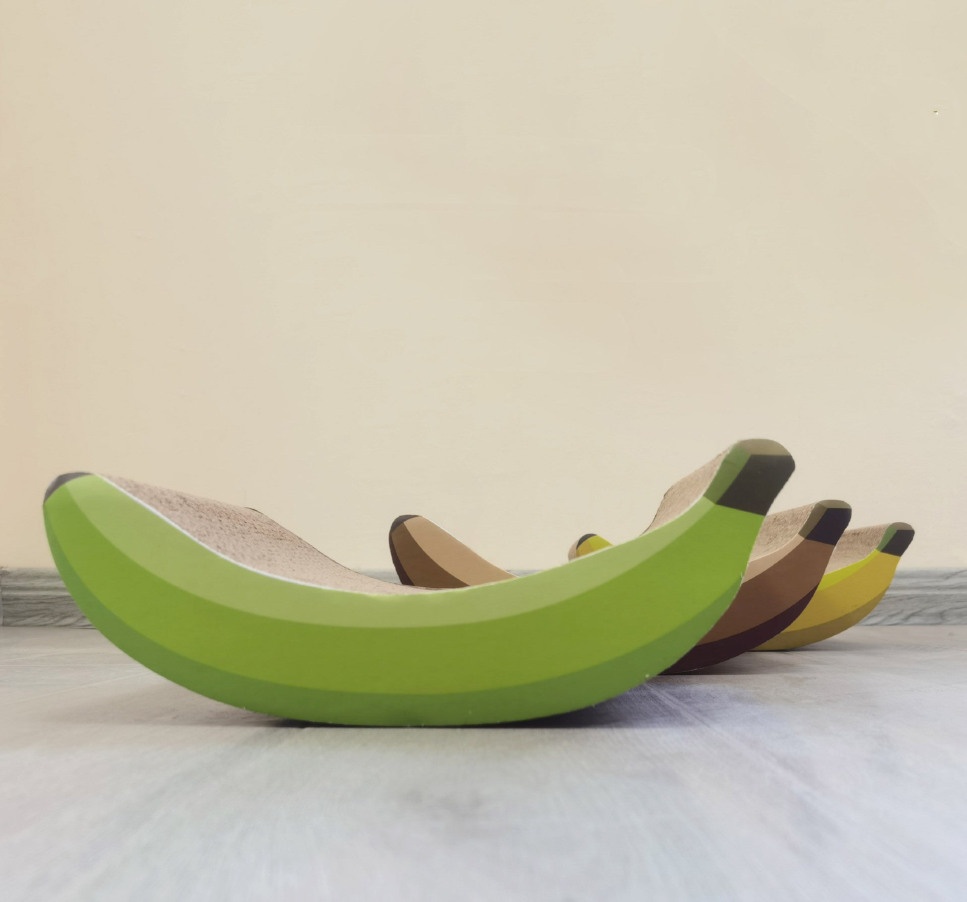 KFX-0022461 Cat Scratching Board in Cute Banana Shape - Corrugated Paper Claw Grinder for Cats and Small Animals