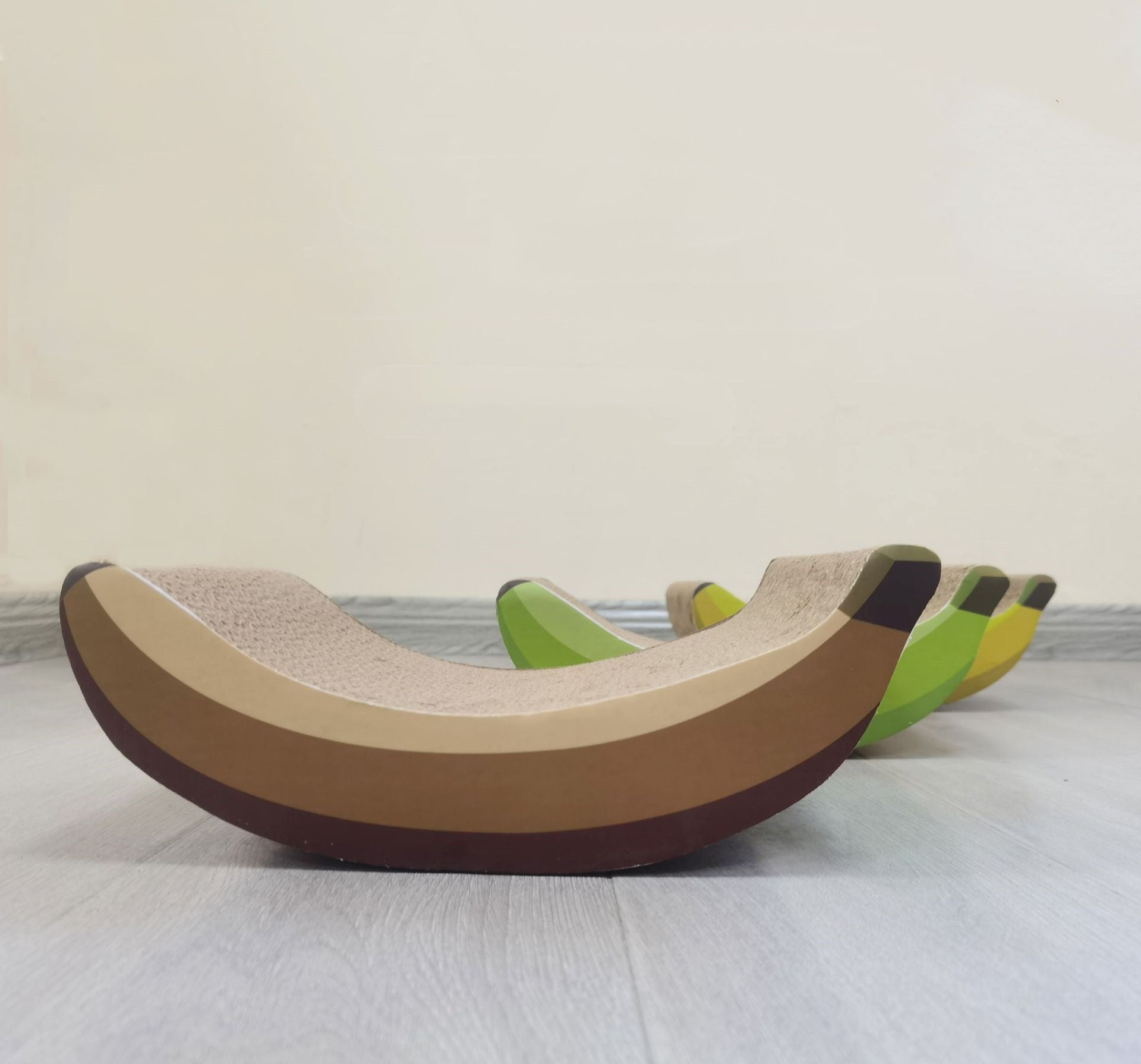 KFX-0022461 Cat Scratching Board in Cute Banana Shape - Corrugated Paper Claw Grinder for Cats and Small Animals