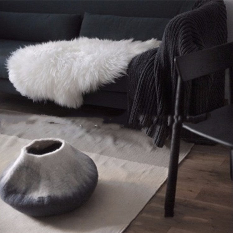 KFX-0043581 Two-Tone Wool Felt Cat Nest with a Black Body and White Neck, 50 cm