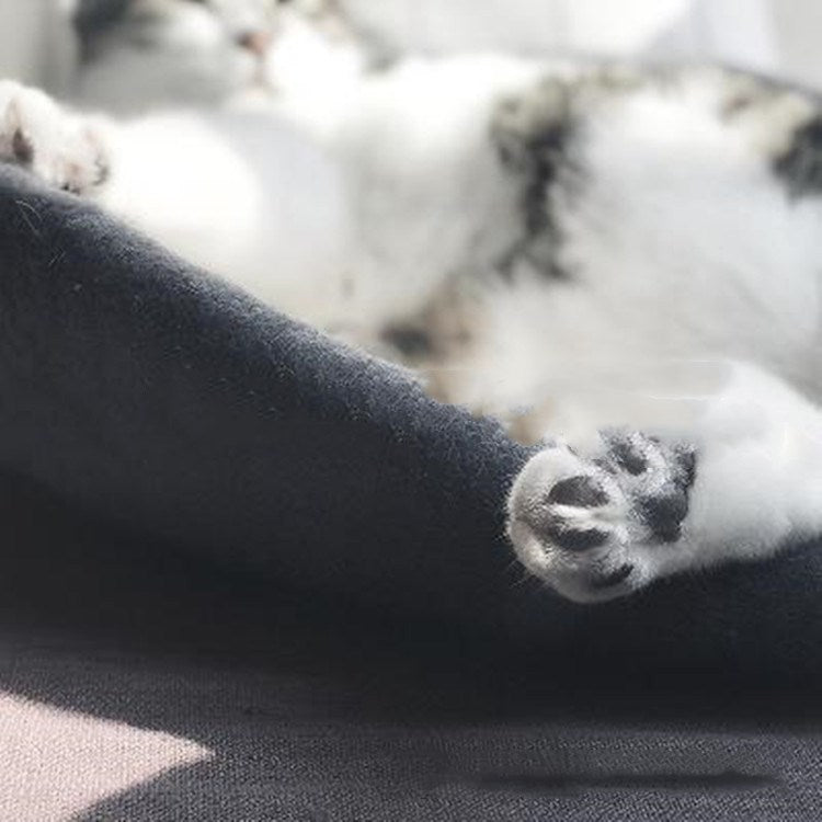 KFX-0043581 Two-Tone Wool Felt Cat Nest with a Black Body and White Neck, 50 cm