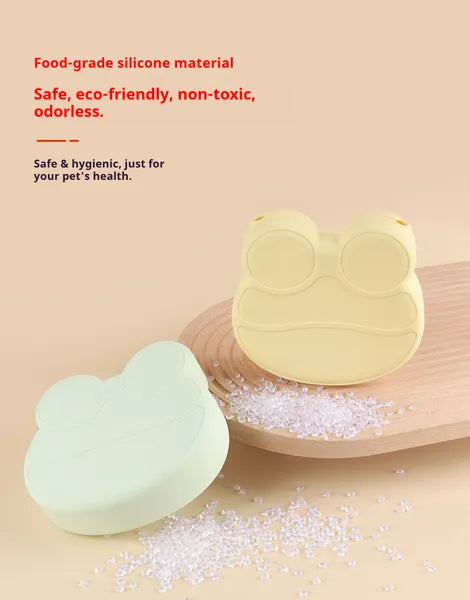 KFX-0050749 Soft Silicone Dog Treat Pouch with Hanging Buckle for Convenient Training and Outdoor Use