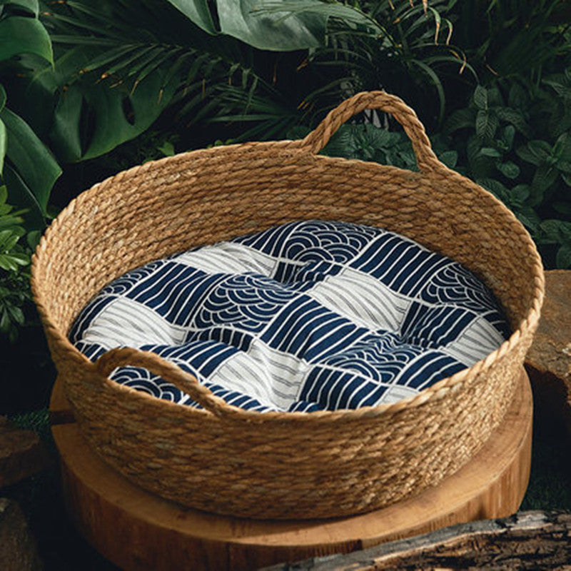 KFX-0120765 Cattail Cat Litter Mat with Rattan Frame and Sleeping Pad - Fashionable Weaving Design