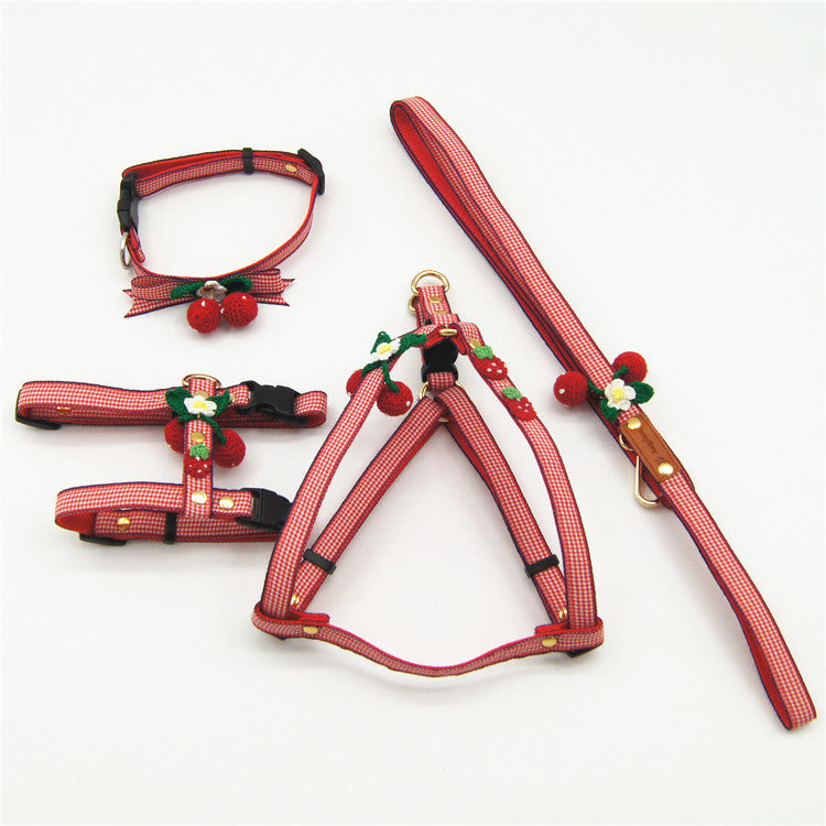 KFX-0122813 Cute Knitted Strawberry Pet Traction Set for Dogs and Cats, Adjustable Leash and Collar