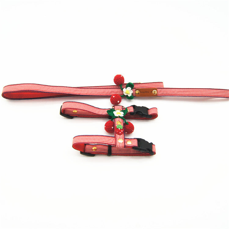 KFX-0122813 Cute Knitted Strawberry Pet Traction Set for Dogs and Cats, Adjustable Leash and Collar