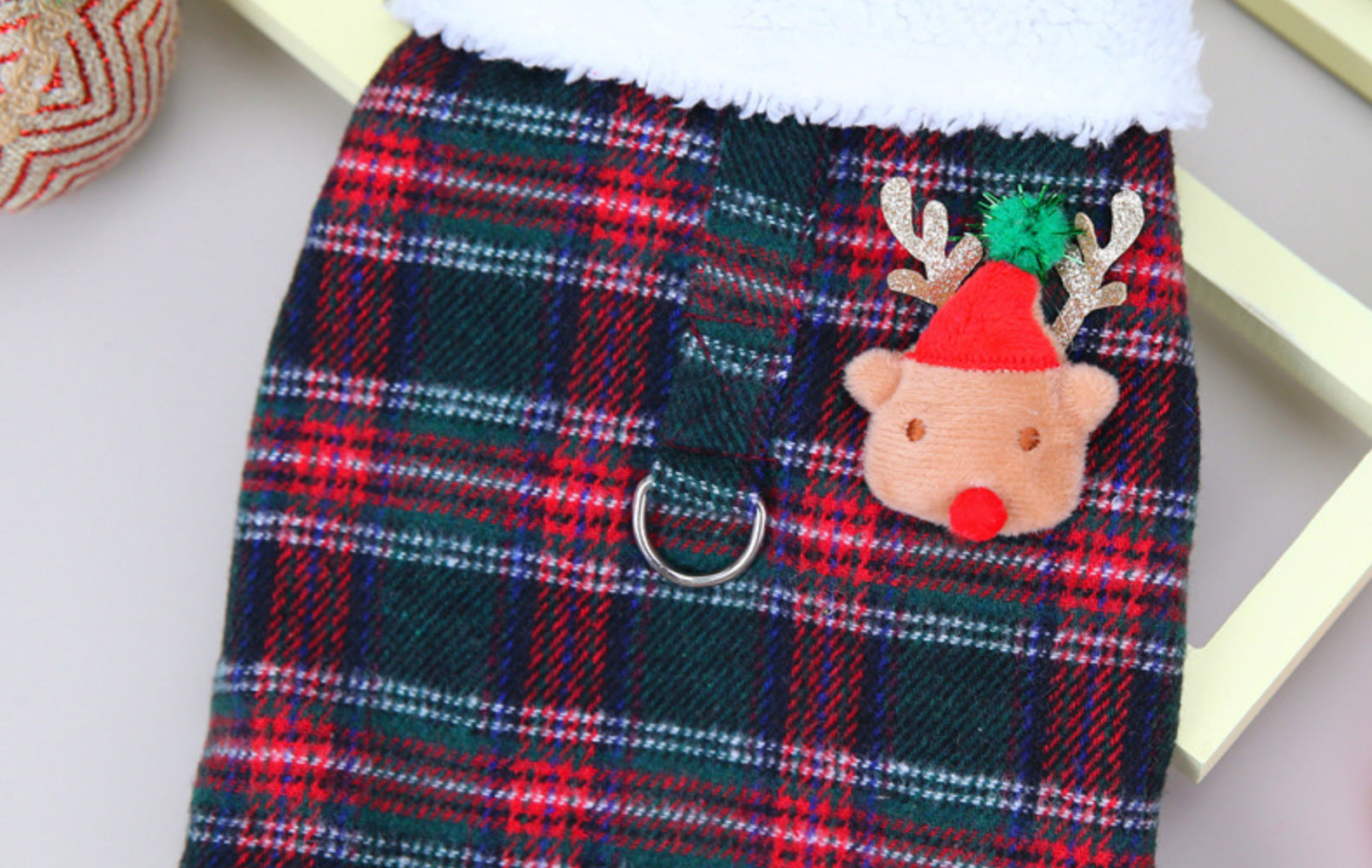 KFX-0157757 Cozy Christmas Plaid Vest for Pets with Leash - Cotton-Padded and Stylish