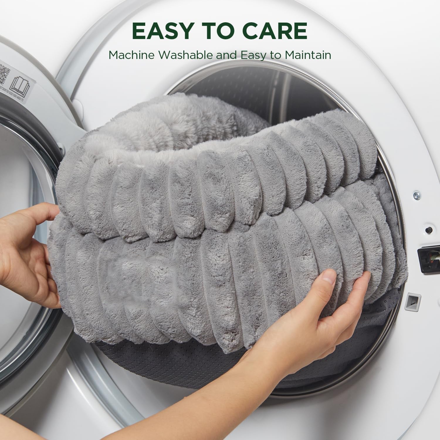 KFX-0217149 Ultra-Soft Plush Cat Bed with Anti-Slip Bottom - Washable for Indoor Cats and Kittens