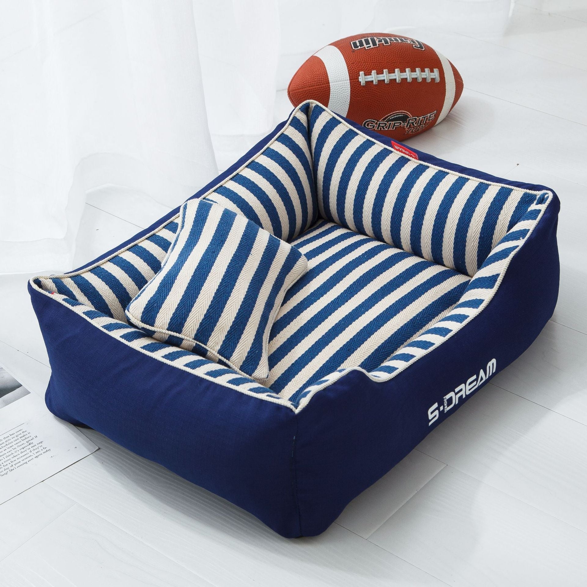 KFX-0228669 Removable and Washable Dog Kennel Mat with Mini Pillow - Four Seasons Design, Various Sizes Available