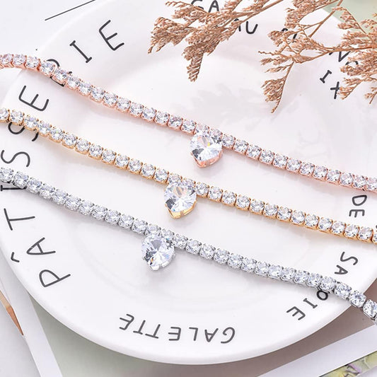 KFX-0532541 Bling Rhinestone Heart Shaped Pet Necklace for Cats and Dogs - Adjustable Collar Accessory