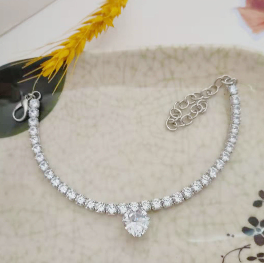 KFX-0532541 Bling Rhinestone Heart Shaped Pet Necklace for Cats and Dogs - Adjustable Collar Accessory