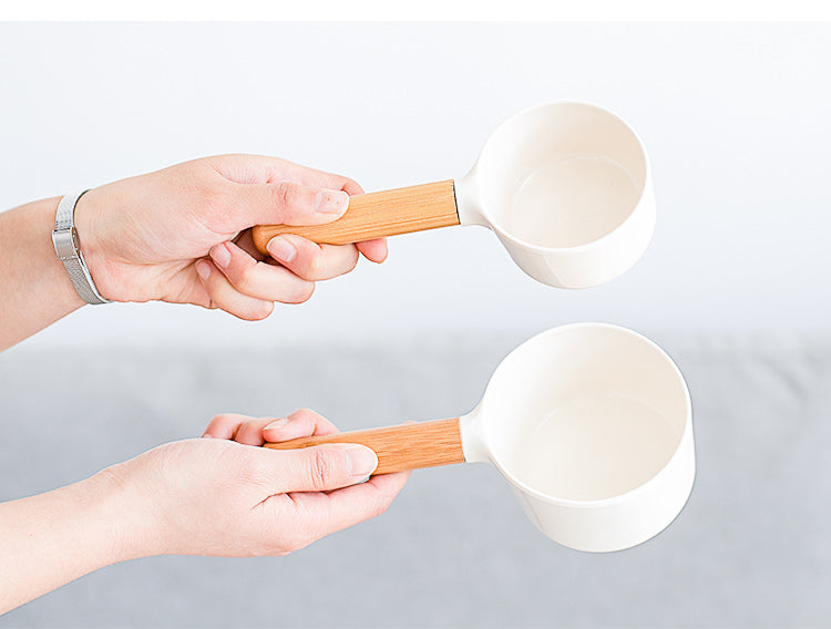 KFX-0585277 Bamboo Handle Dog Food Spoon - Melamine Resin, Milky White, Two Sizes Available