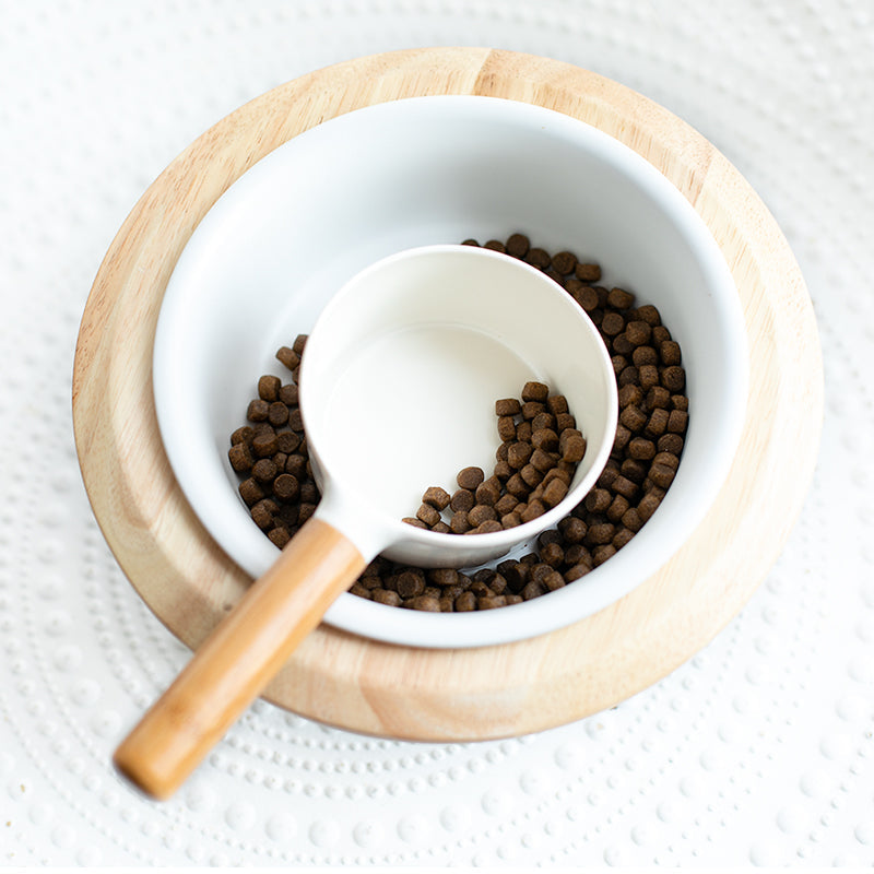 KFX-0585277 Bamboo Handle Dog Food Spoon - Melamine Resin, Milky White, Two Sizes Available
