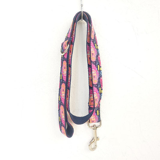 KFX-0587069 Pet Bow Tie Set and Leash with Dog Hoop - Variety of Sizes in Deep Graffiti