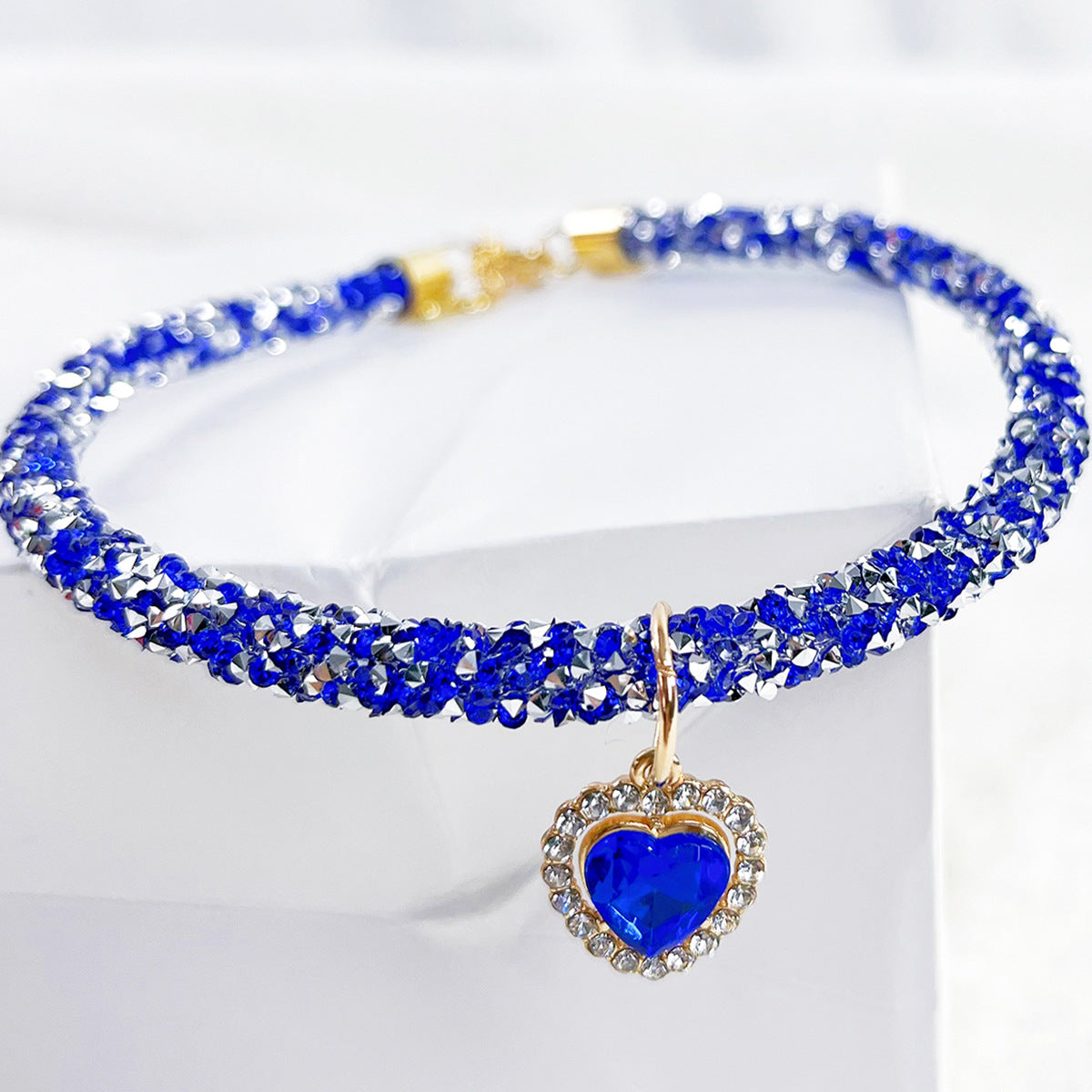 KFX-0614717 Cat Collar with Heart Jewel Pendant and Rhinestone Accents