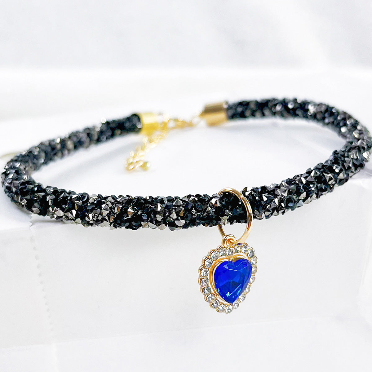 KFX-0614717 Cat Collar with Heart Jewel Pendant and Rhinestone Accents