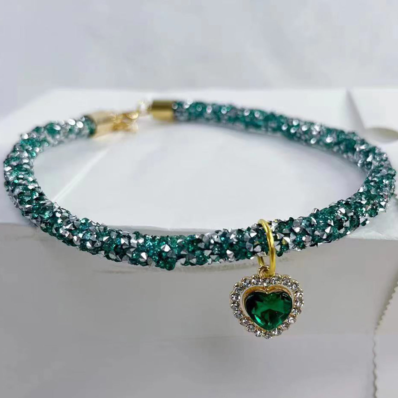 KFX-0614717 Cat Collar with Heart Jewel Pendant and Rhinestone Accents
