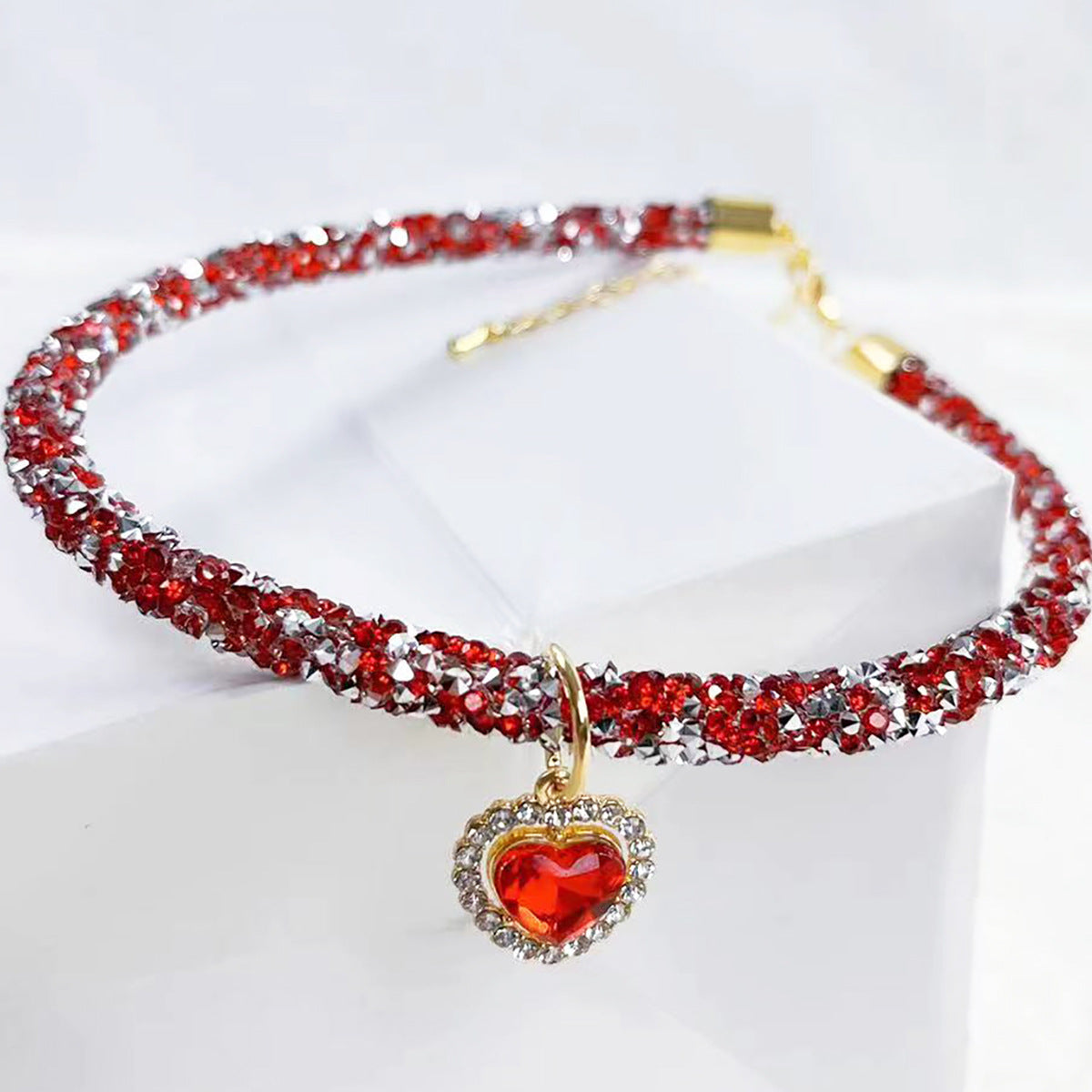 KFX-0614717 Cat Collar with Heart Jewel Pendant and Rhinestone Accents