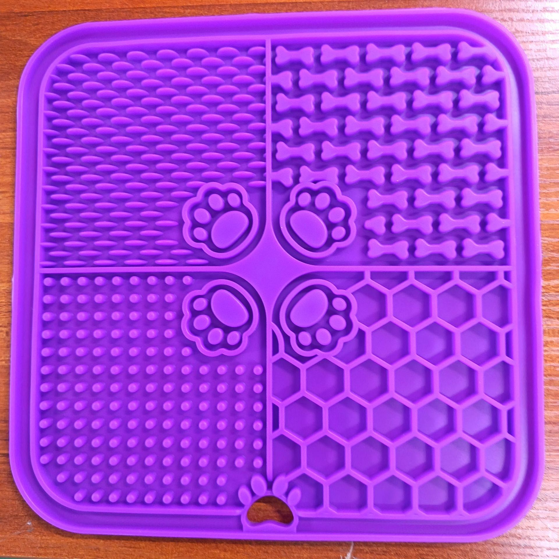 KFX-0746941 Dog Slow Feeder Mat - Silicone Tableware in Multiple Colors