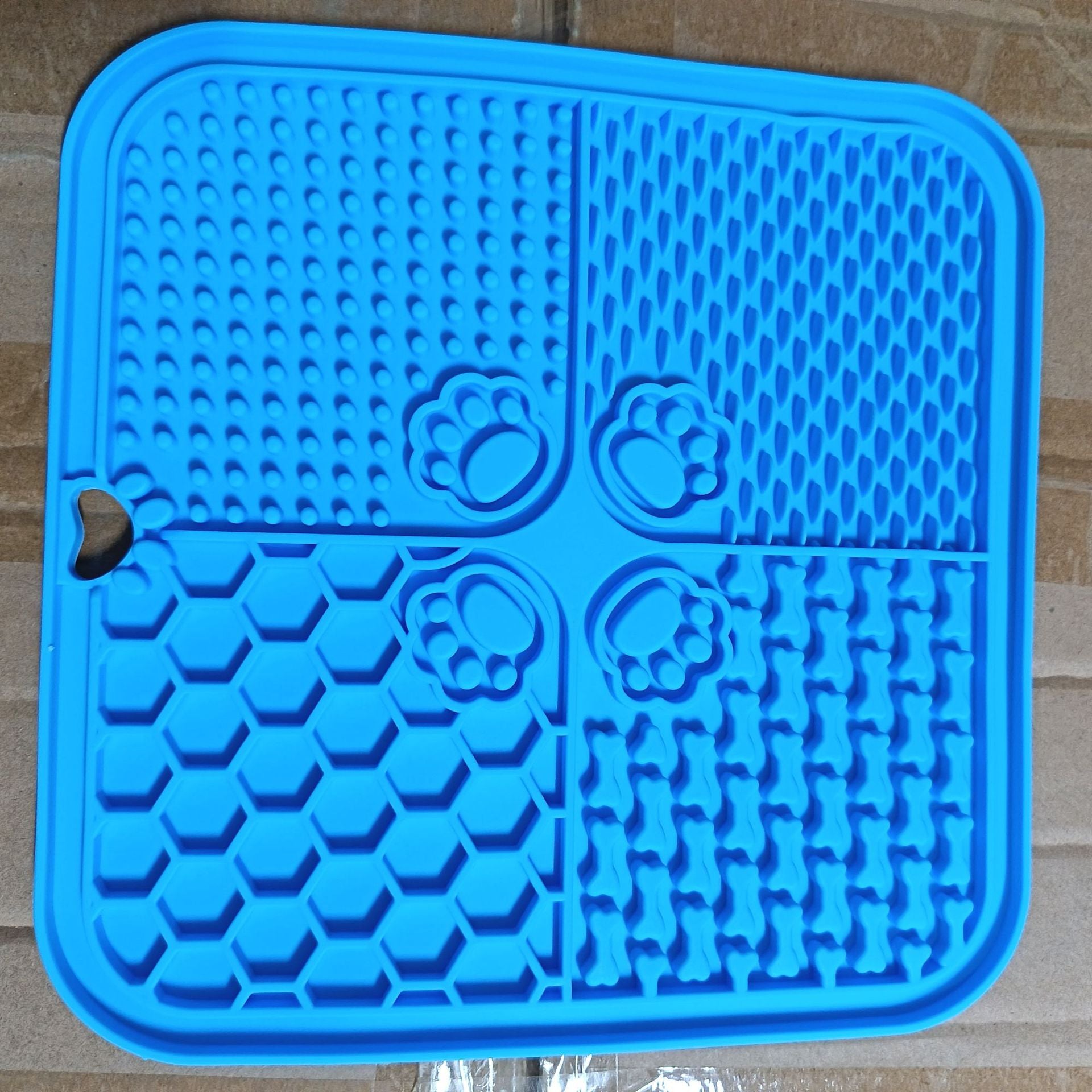 KFX-0746941 Dog Slow Feeder Mat - Silicone Tableware in Multiple Colors