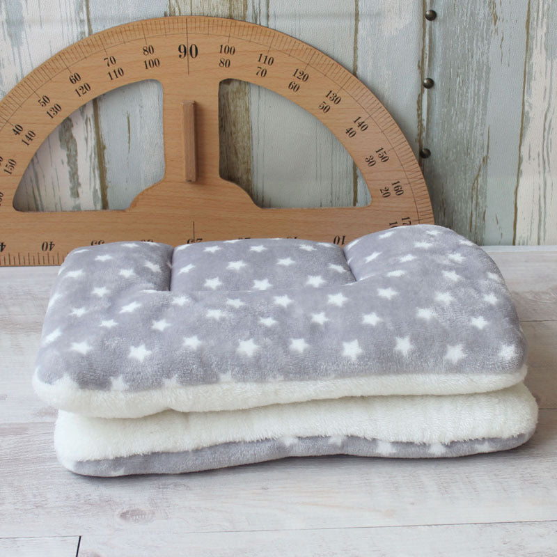 KFX-0797245 Autumn and Winter Thickened Dog Cushion Pad - Various Sizes Available