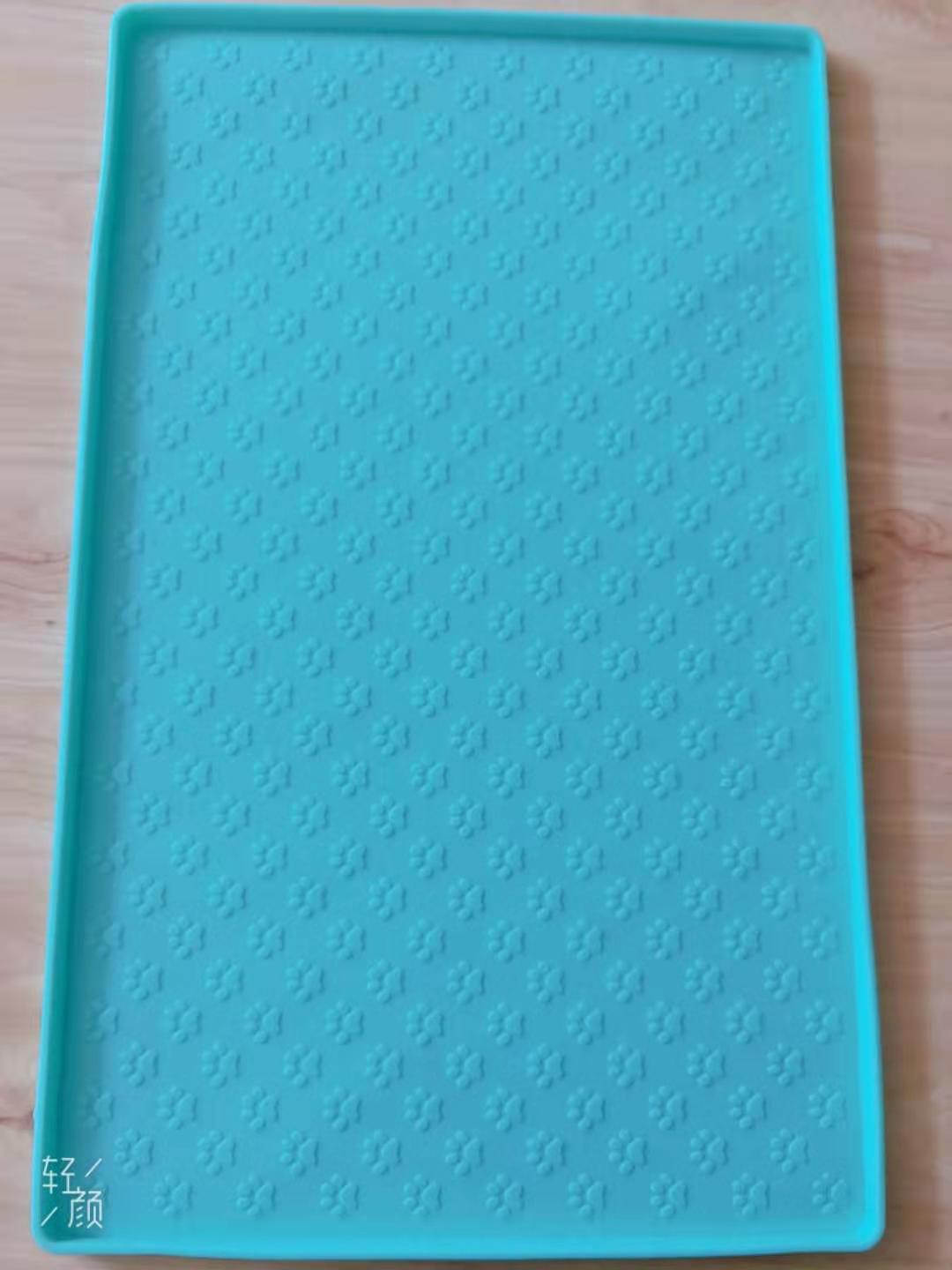 KFX-0799037 Pet Mat with Anti-Slip and Leak-Proof Design – Food-Grade Silicone, 37.5x29.5cm
