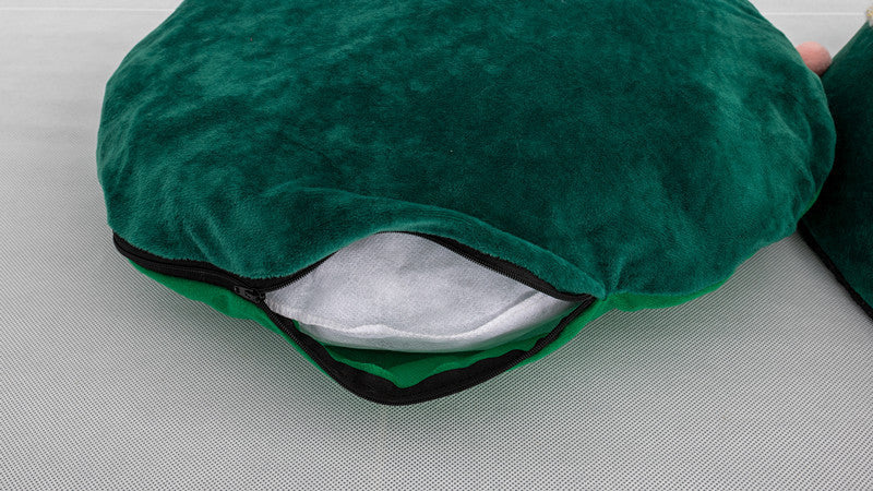 KFX-0803005 Christmas-Themed Pet Nest in Red and Green - Warm Cloth Bed for Cats and Dogs, Available in Small, Medium, and Large Sizes