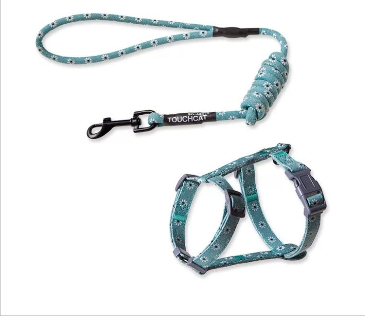 KFX-0869949 Durable Nylon Cat Leash with Adjustable Neck and Chest Fit
