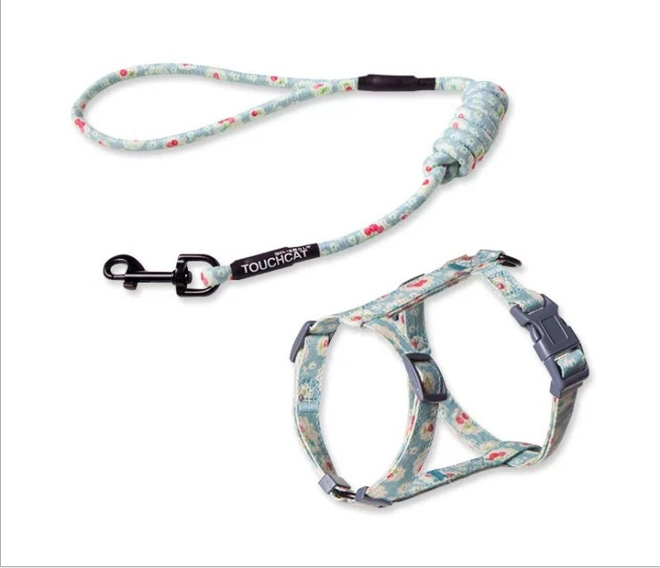 KFX-0869949 Durable Nylon Cat Leash with Adjustable Neck and Chest Fit