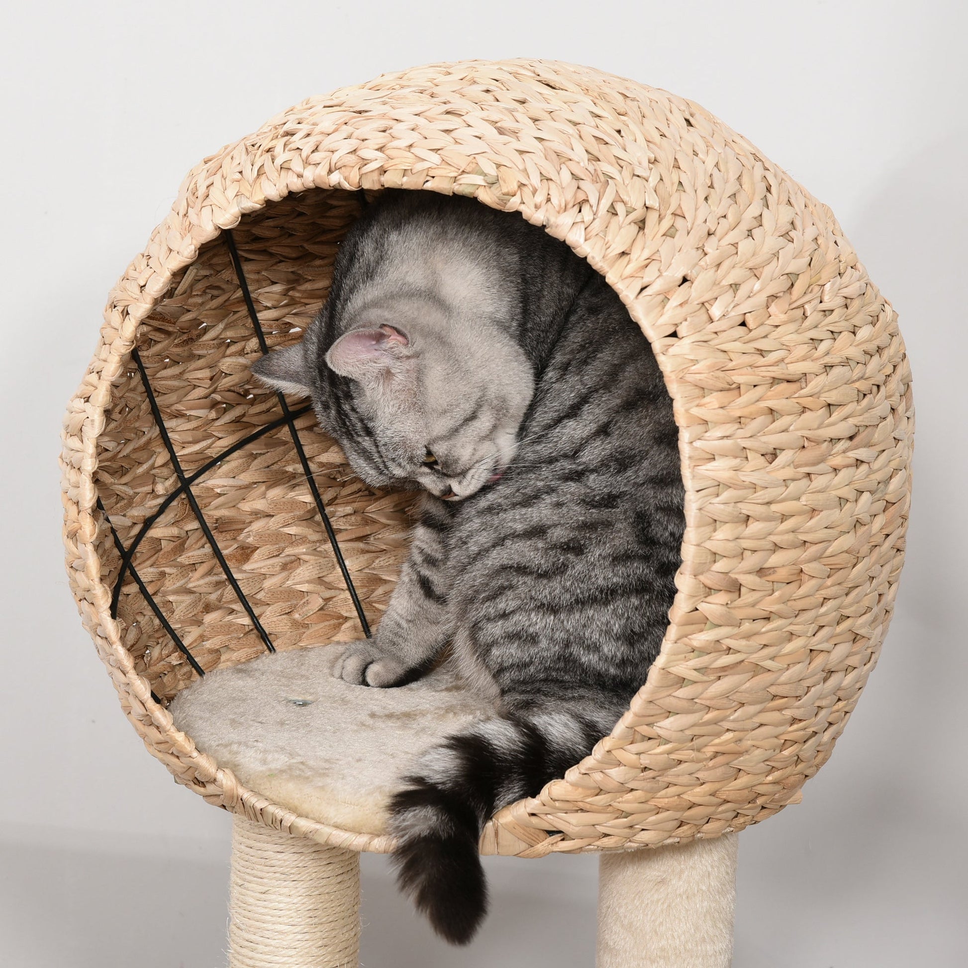 KFX-0883261 Beige Cat Tree with Sisal Scratching Post, Condo, and Multi-Level Design for Play and Relaxation