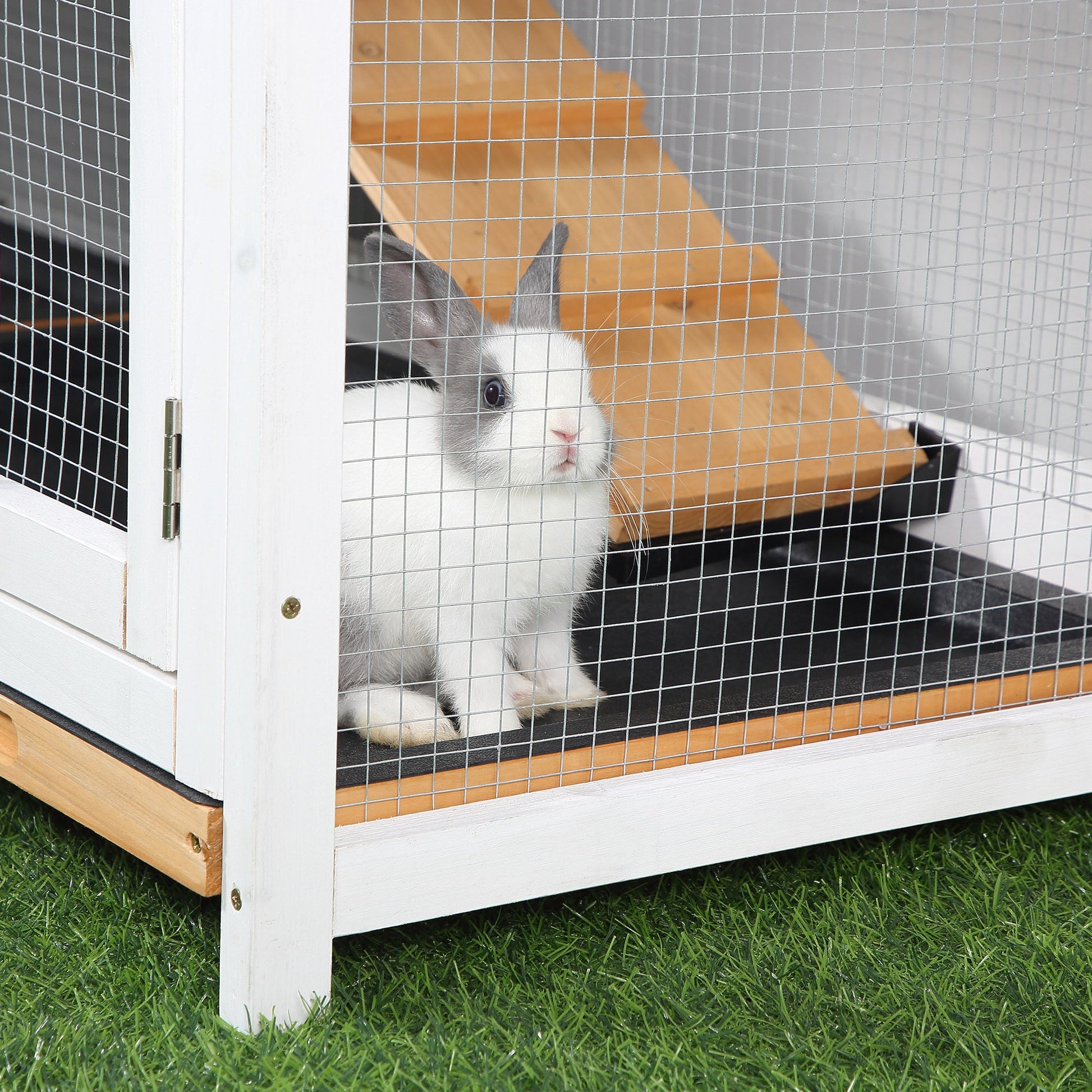 KFX-1035965 Wooden Rabbit Hutch for Small Animals with Run Area, Removable Tray, Lockable Doors, and Asphalt Roof