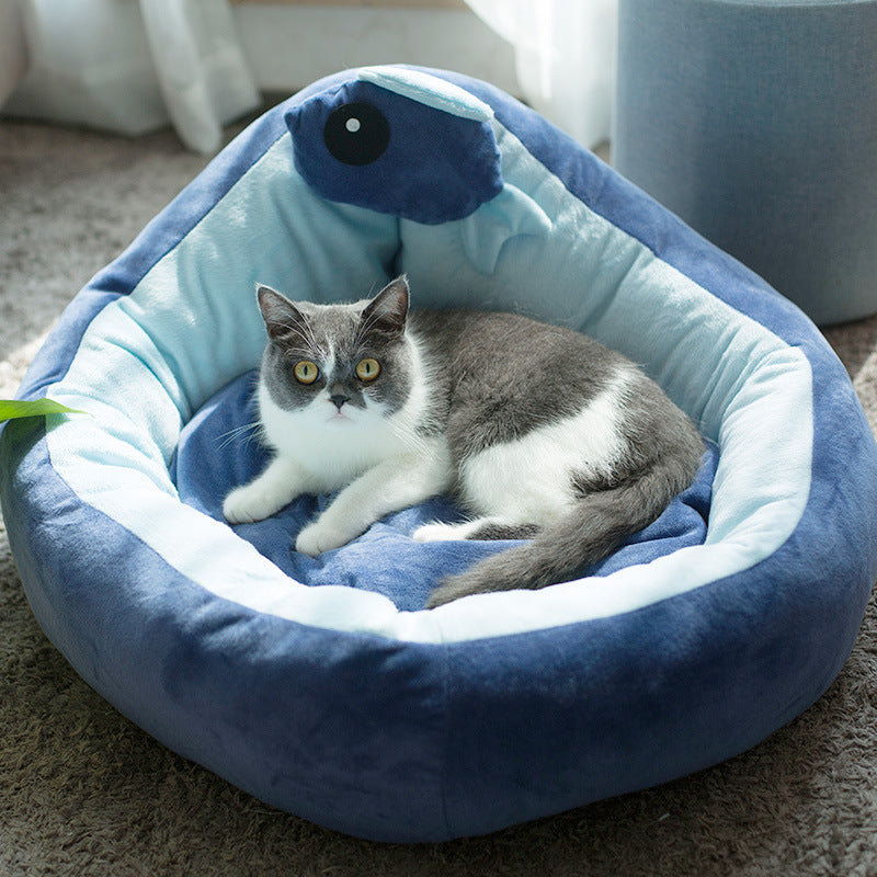 KFX-1047869 Cozy Winter Pet Nest for Dogs and Cats in Various Fun Designs and Sizes