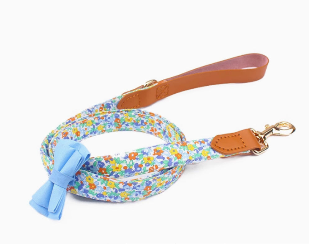 KFX-1136189 Floral Cotton and Cowhide Pet Dog Collar with Hand Holding Rope