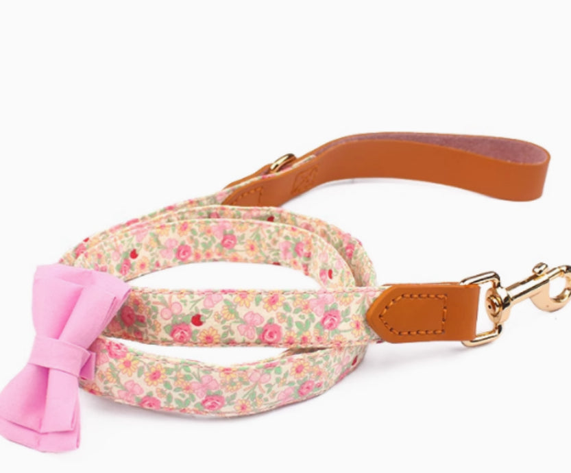 KFX-1136189 Floral Cotton and Cowhide Pet Dog Collar with Hand Holding Rope