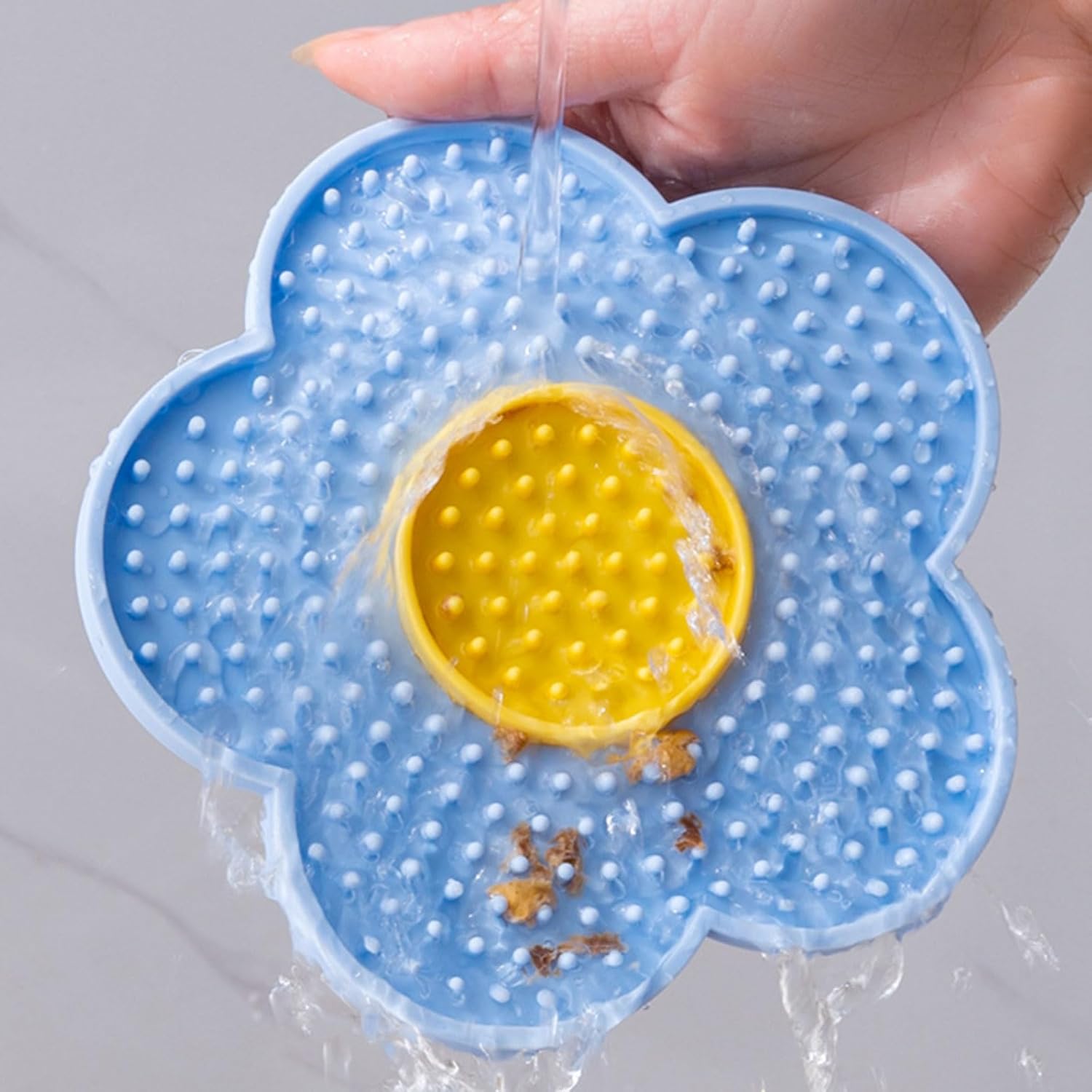 KFX-1182141 Flower-Shaped Silicone Licking Mat with Suction Cups for Dogs and Cats - Slow Feeder Pad for Treats and Bath Time