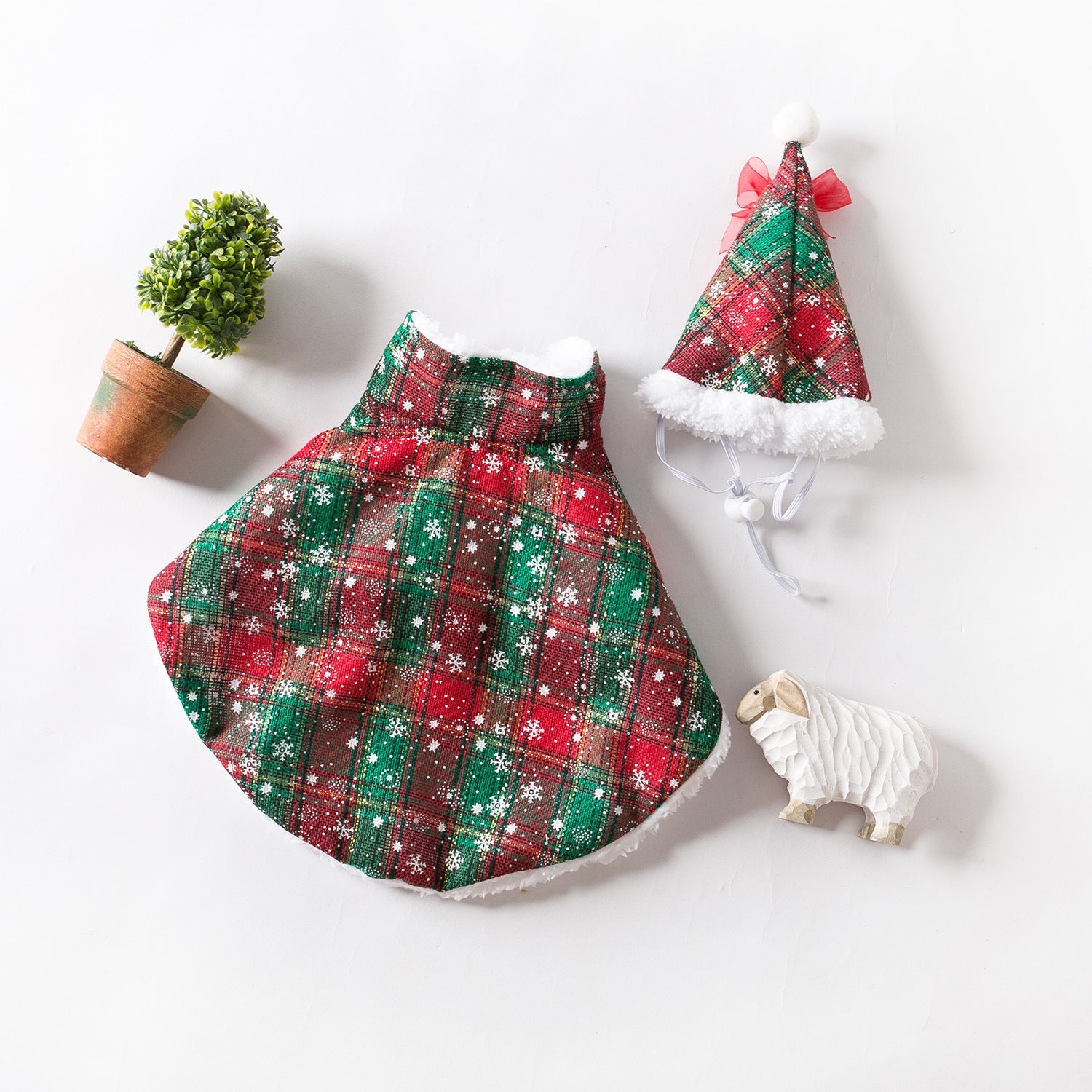 KFX-1188797 Snowflake Cloak Pet Costume with Hat for Christmas Festivities
