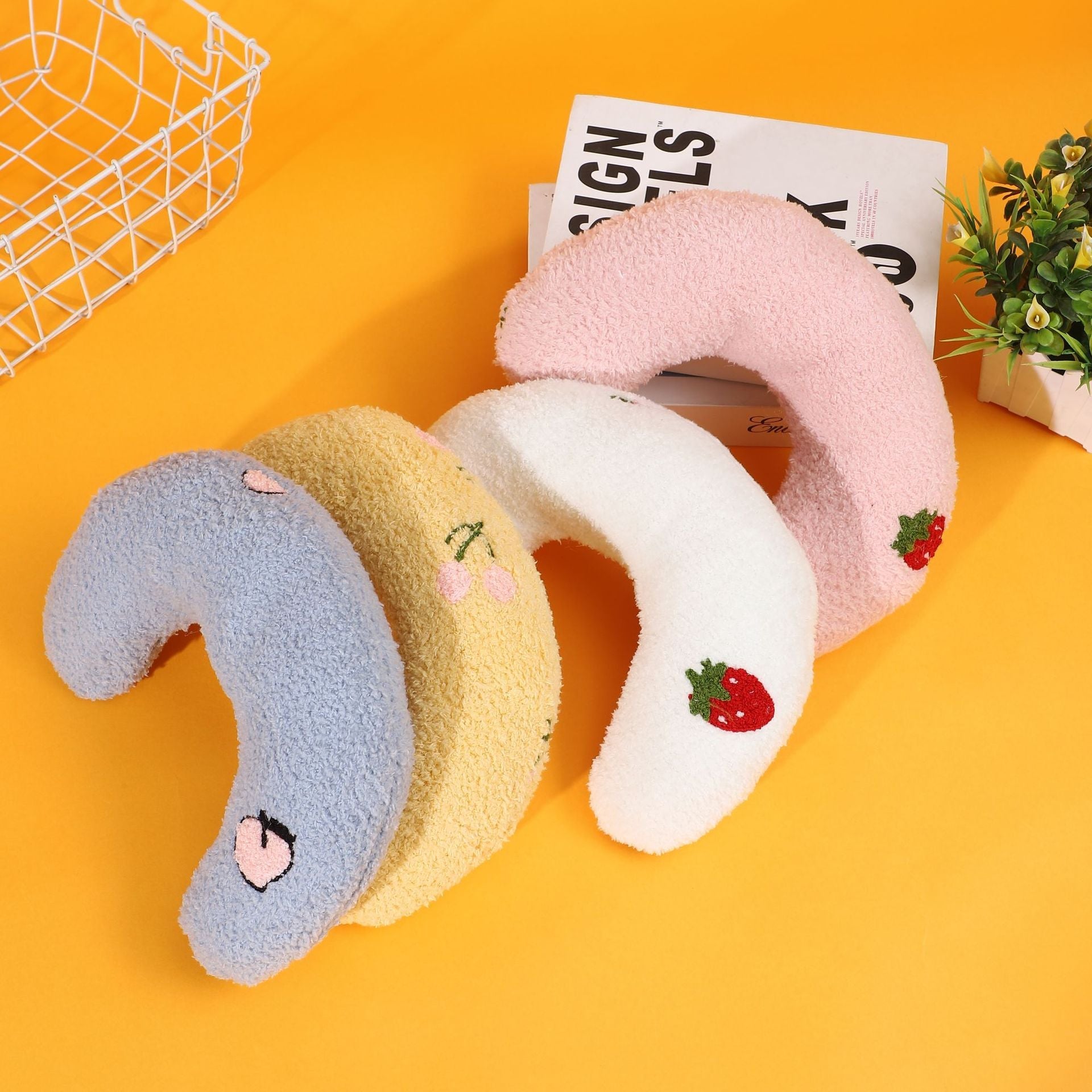 KFX-1191229 U-Shaped Cartoon Pillow Pet Half Moon Pillow for Deep Sleep for Dogs and Cats