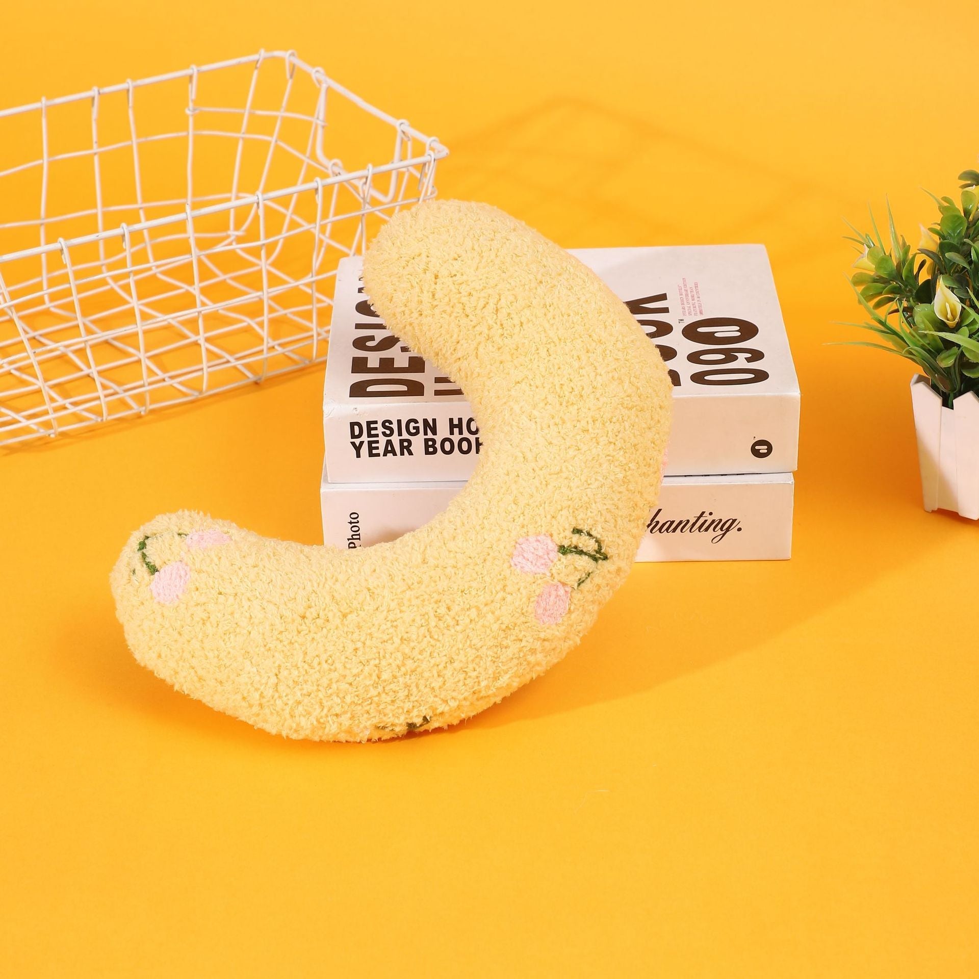KFX-1191229 U-Shaped Cartoon Pillow Pet Half Moon Pillow for Deep Sleep for Dogs and Cats