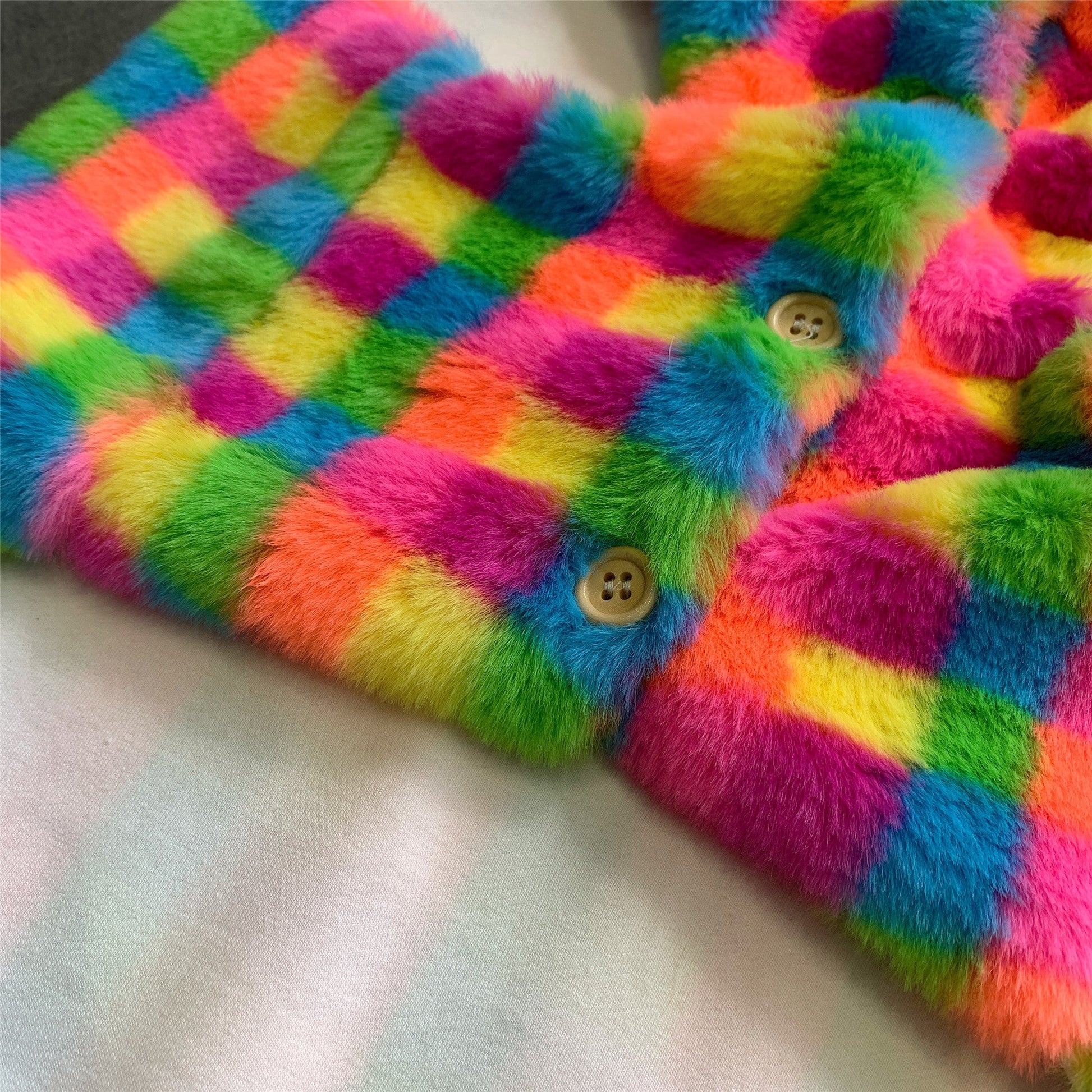 KFX-1227325 Cozy Rainbow Plaid Plush Vest for Dogs - Ideal for Autumn and Winter, Available in Multiple Sizes